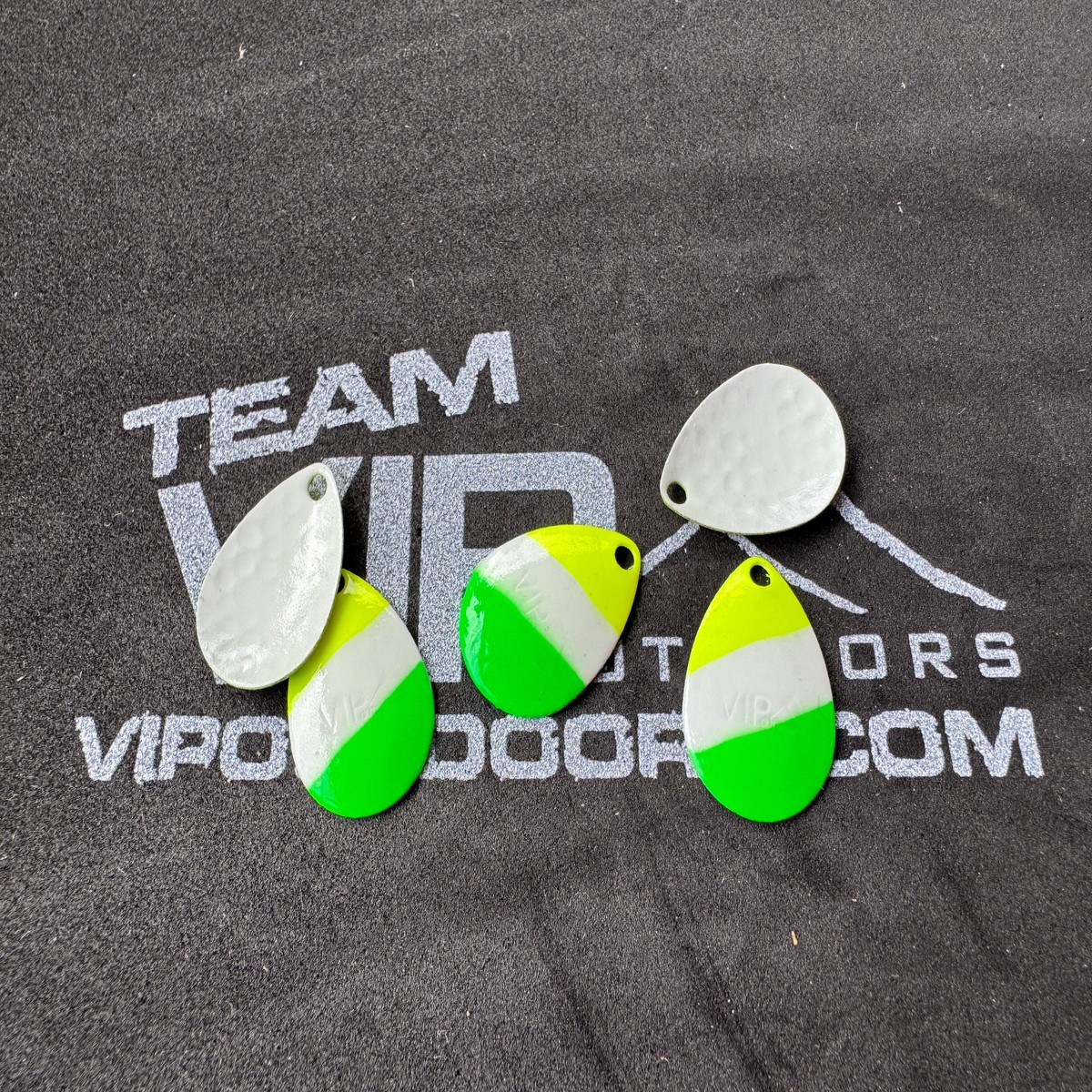 #3 Colorado Diagonal green and chart tips front on Glow. (5 pack)